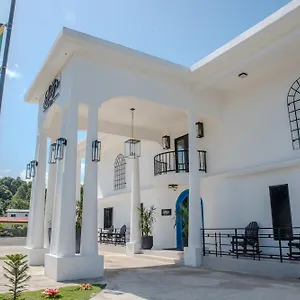 Sky's Resort Buff Bay