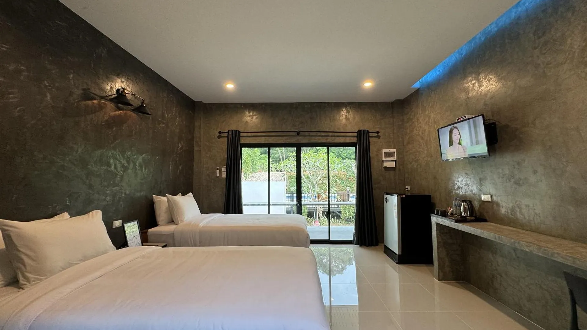 Baan Chainarong Ko Lanta 0*,